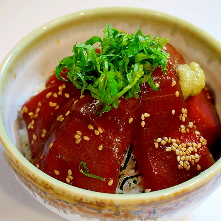 お店で食べる本格的な味付け！まぐろの漬け丼